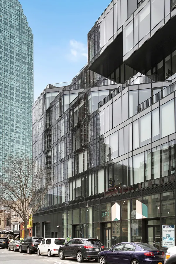 $5,350 | 21-30 44th Drive, Unit 2D | Long Island City