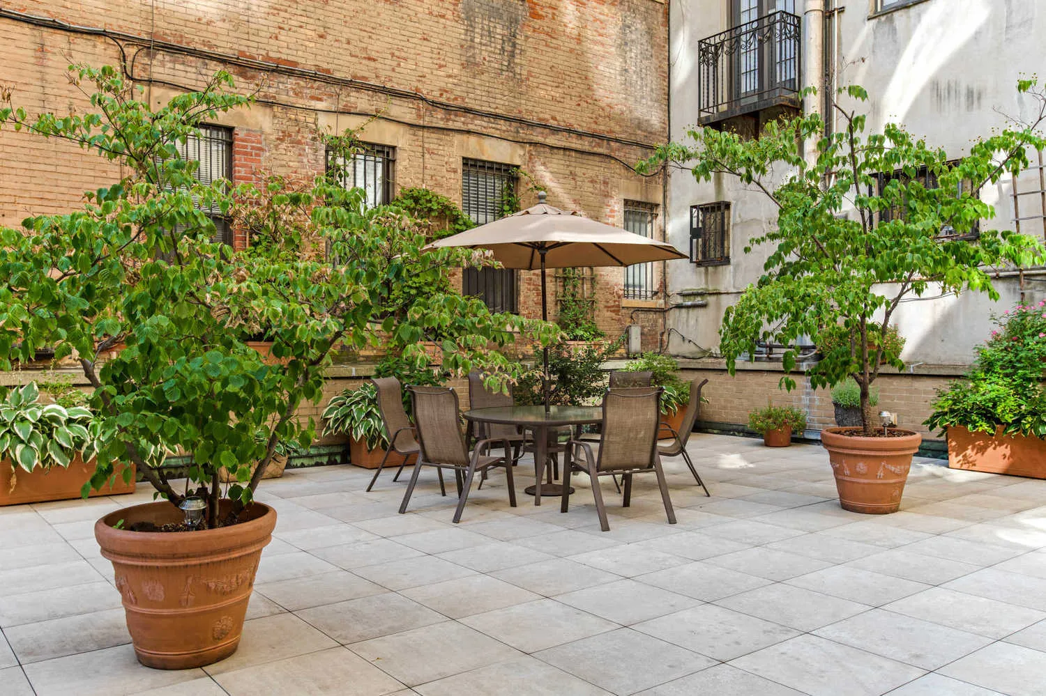 a view of outdoor space yard and porch