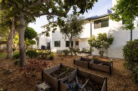 $4,498,000 | 207 21st Street, Huntington Beach, CA 92648