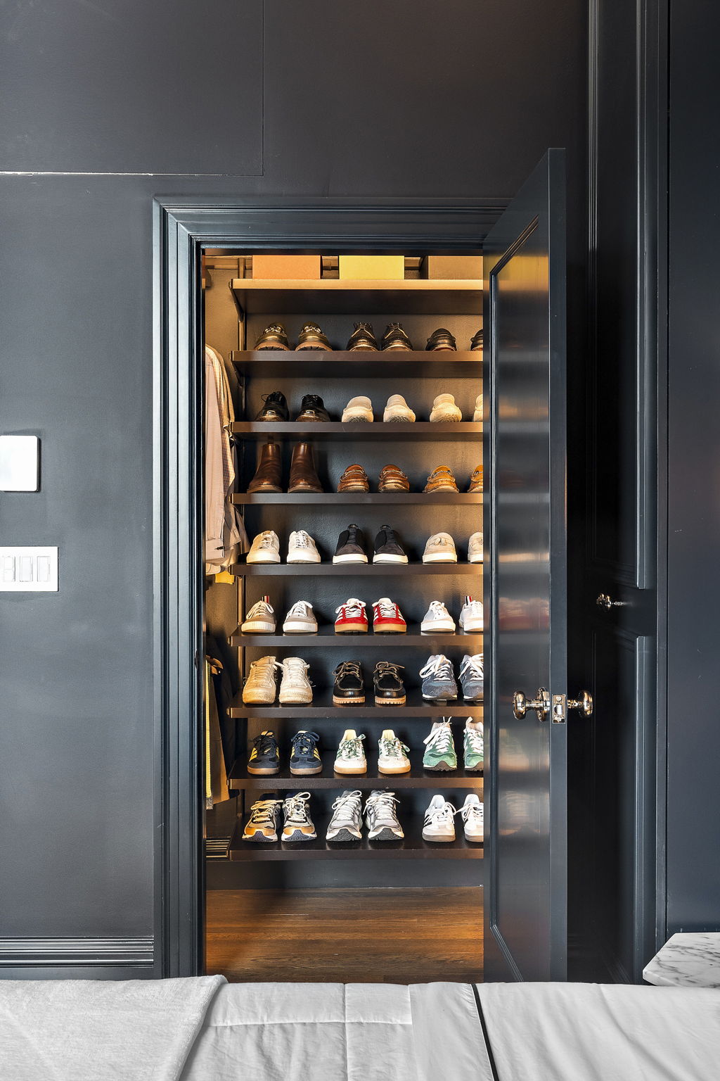 9 Appleton Street, Unit 302 Boston, MA 02116 - Photo 7 of 10 a view of room with window and shelf