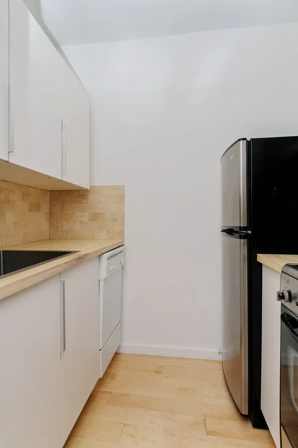 $2,900 | 320 East 35th Street, Unit 5H | Murray Hill