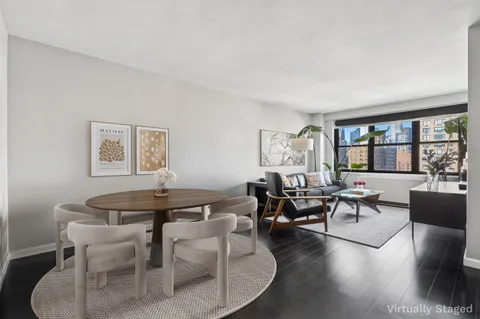 $680,000 | 245 East 25th Street, Unit 19L | Kips Bay