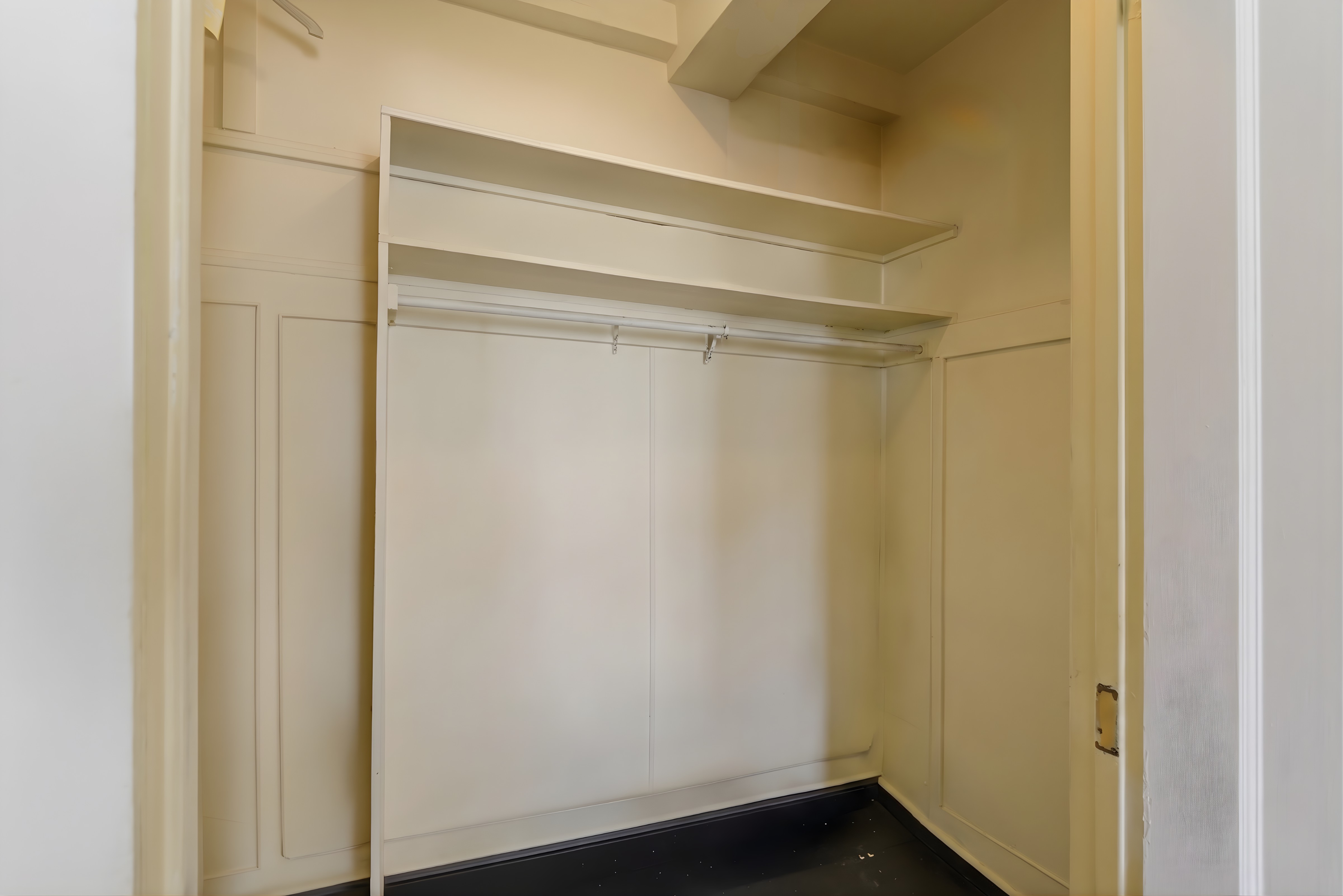 201 West 16th Street, Unit 3C Manhattan, NY 10011 - Photo 8 of 11 a view of an empty room
