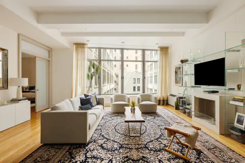 $2,650,000 | 252 7th Avenue, Unit 5R | Chelsea