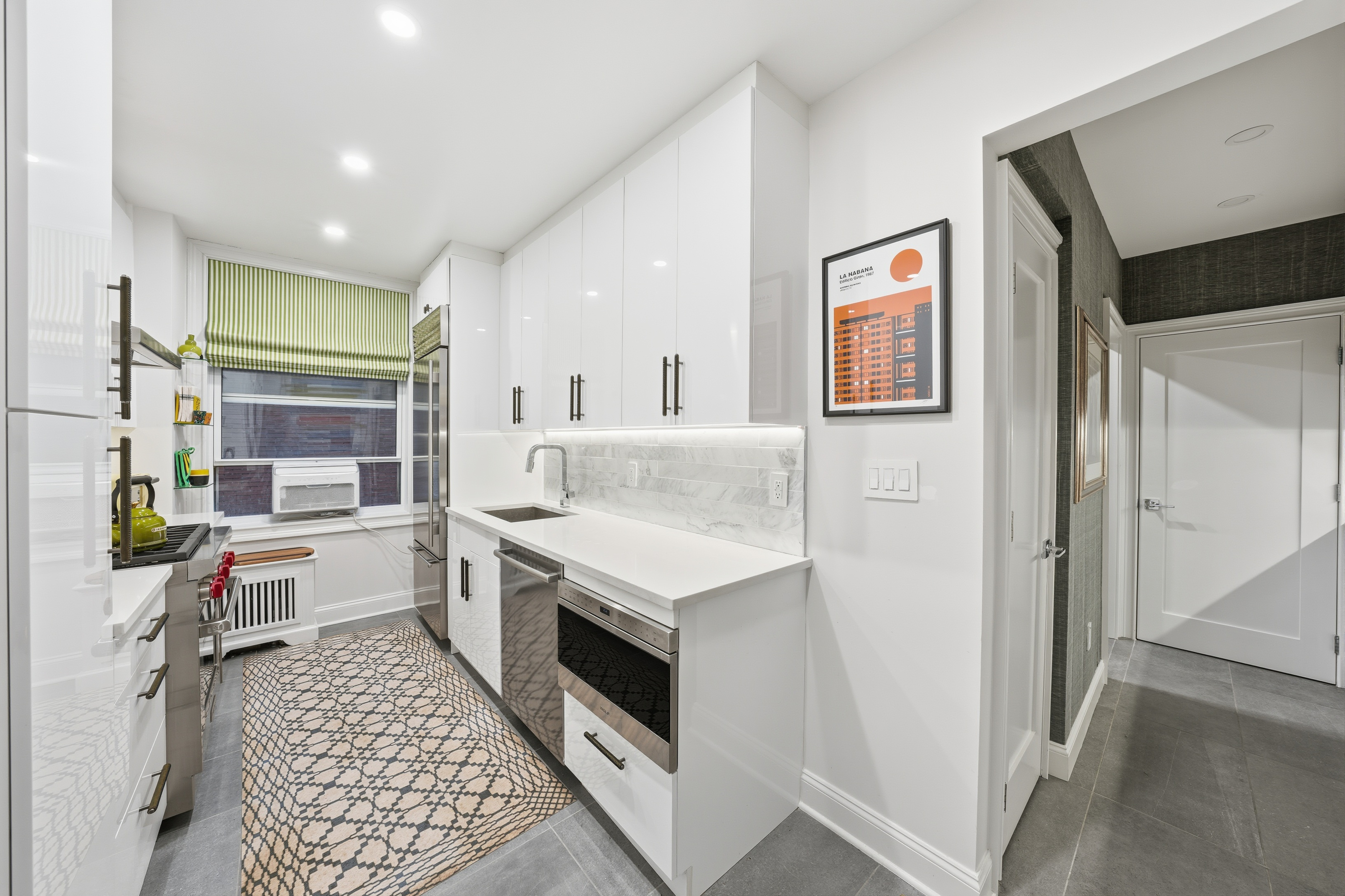 50 East 72nd Street, Unit 10B Manhattan, NY 10021 - Photo 25 of 32