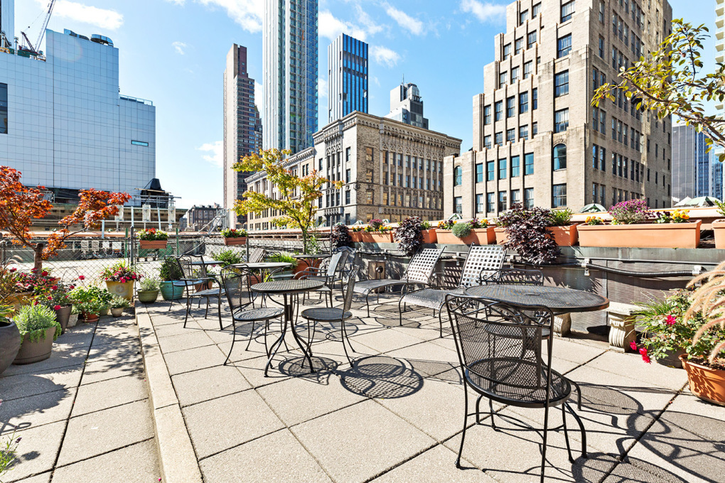 159 Madison Avenue, Unit 4G Manhattan, NY 10016 - Photo 11 of 14 a view of balcony with chairs and tables