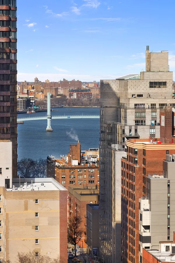 $2,650,000 | 450 East 83rd Street, Unit 18A | Upper East Side