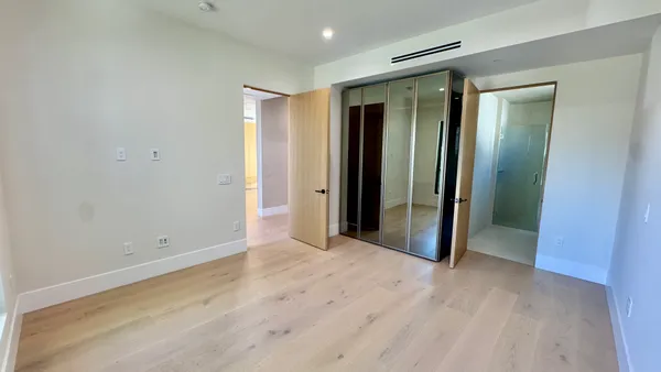 $7,995 | Yarmouth Avenue, Encino, CA 91316