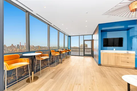 $860,000 | 24-16 Queens Plaza South, Unit 4J | Long Island City