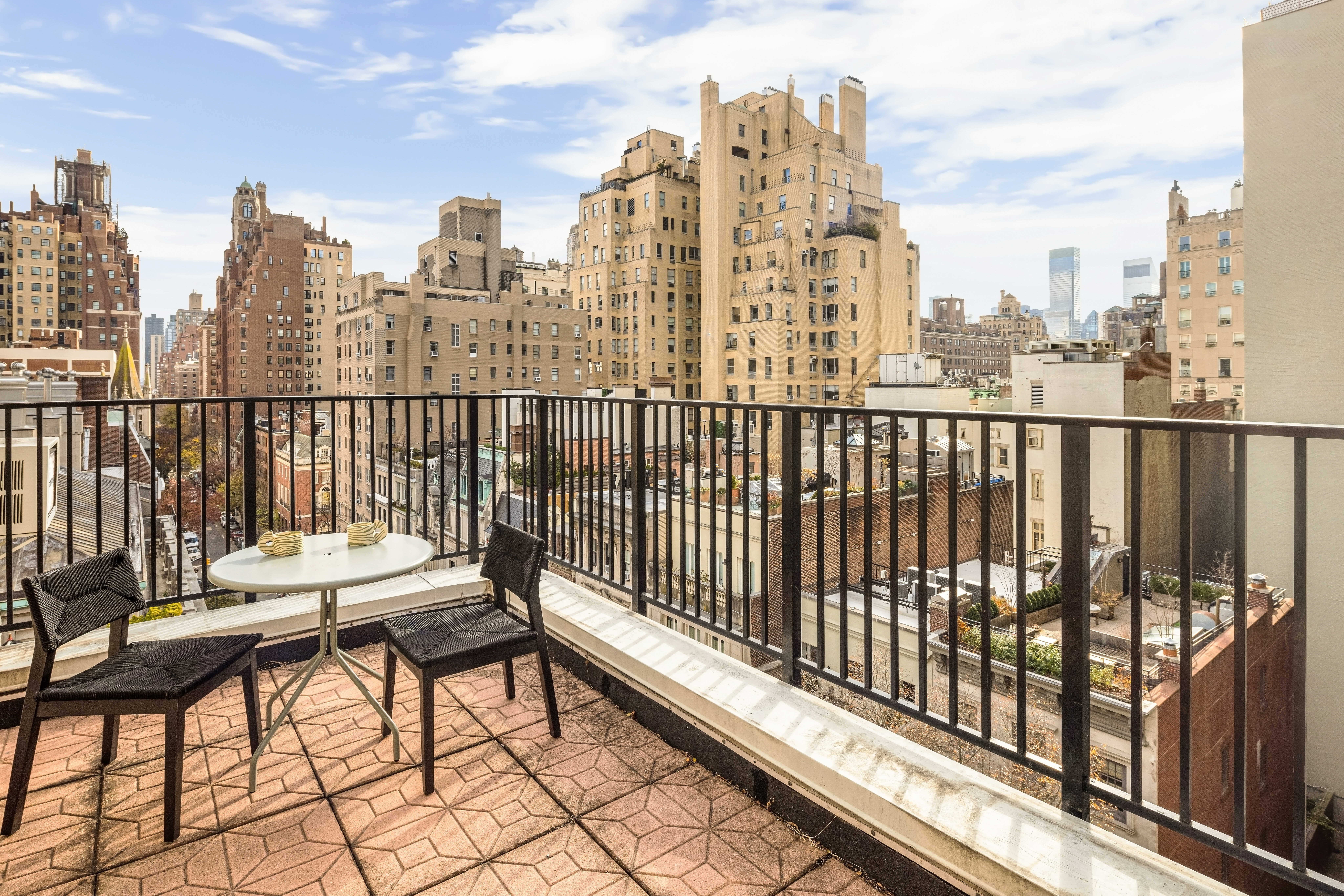 923 5th Avenue, Unit 10F Manhattan, NY 10021 - Photo 6 of 18 a view of a balcony with city view