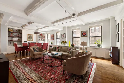 $2,870,000 | 18 West 70th Street, Unit 7C | Upper West Side