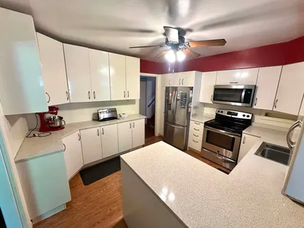 $800,000 | 6028 Telegraph Road, Alexandria, VA 22310