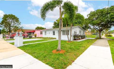 $499,999 | 145 Southwest 13th Avenue, Delray Beach, FL 33444