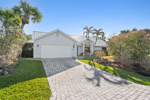 $1,190,000 | 1320 Spanish Lace Lane, Vero Beach, FL 32963