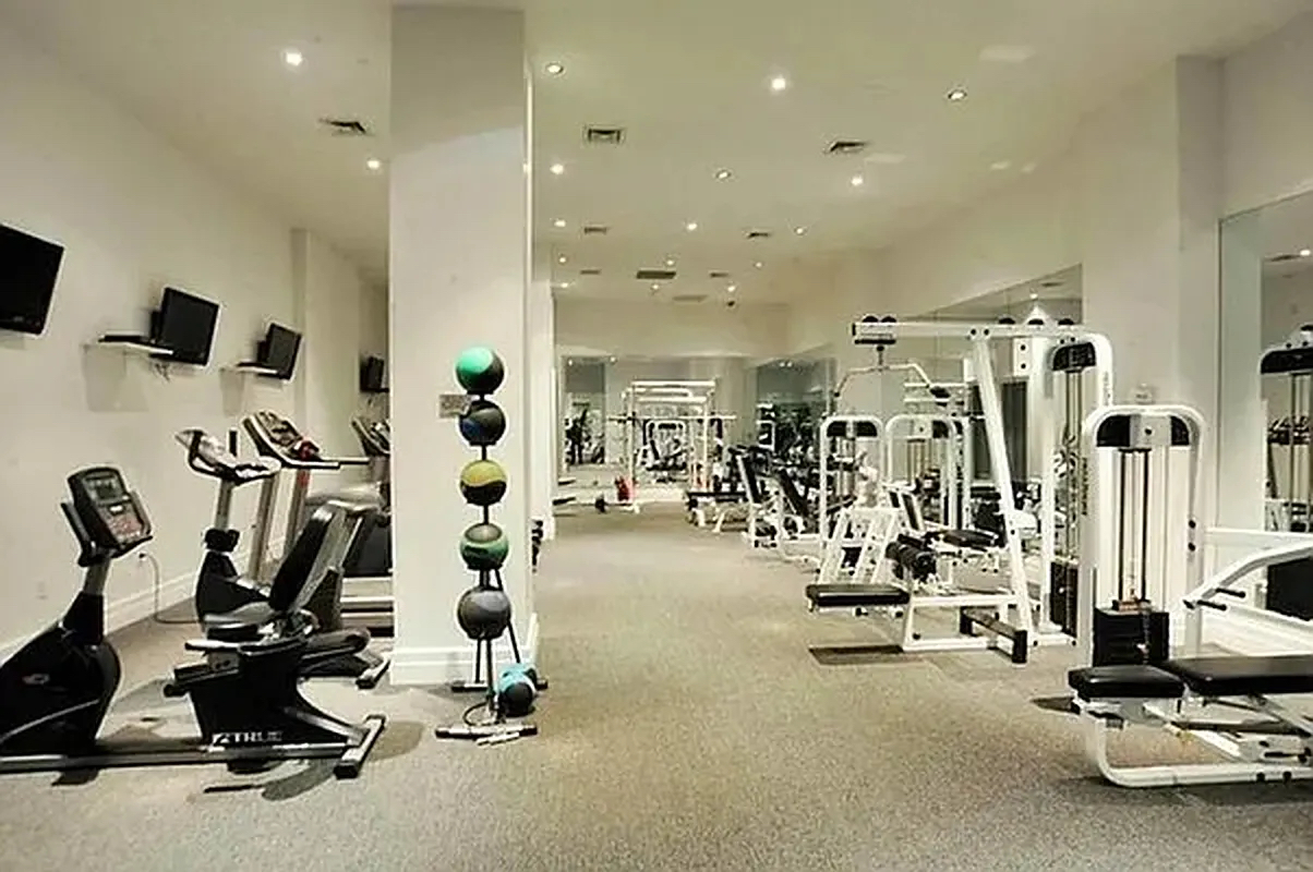 110 Livingston Street, Unit 8A Brooklyn, NY 11201 - Photo 8 of 12 a view of a room with gym equipment