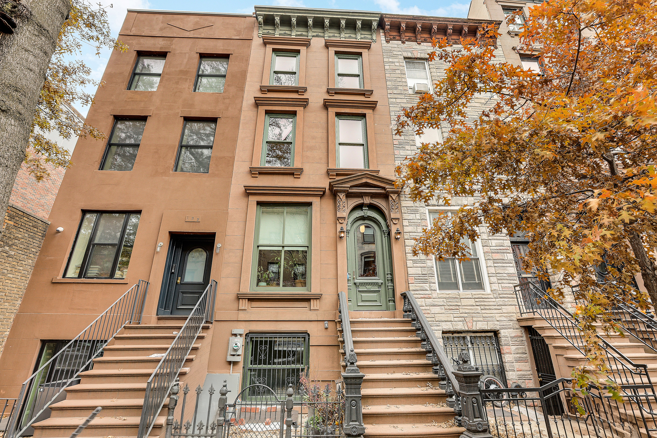 187 President Street, Unit 2 Brooklyn, NY 11231 - Photo 1 of 17 a view of a large building