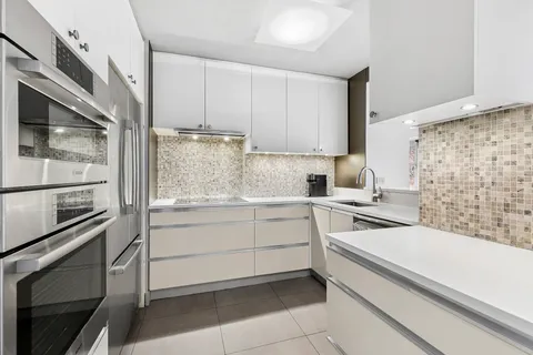 $2,700,000 | 1065 Park Avenue, Unit 4BC | Upper East Side