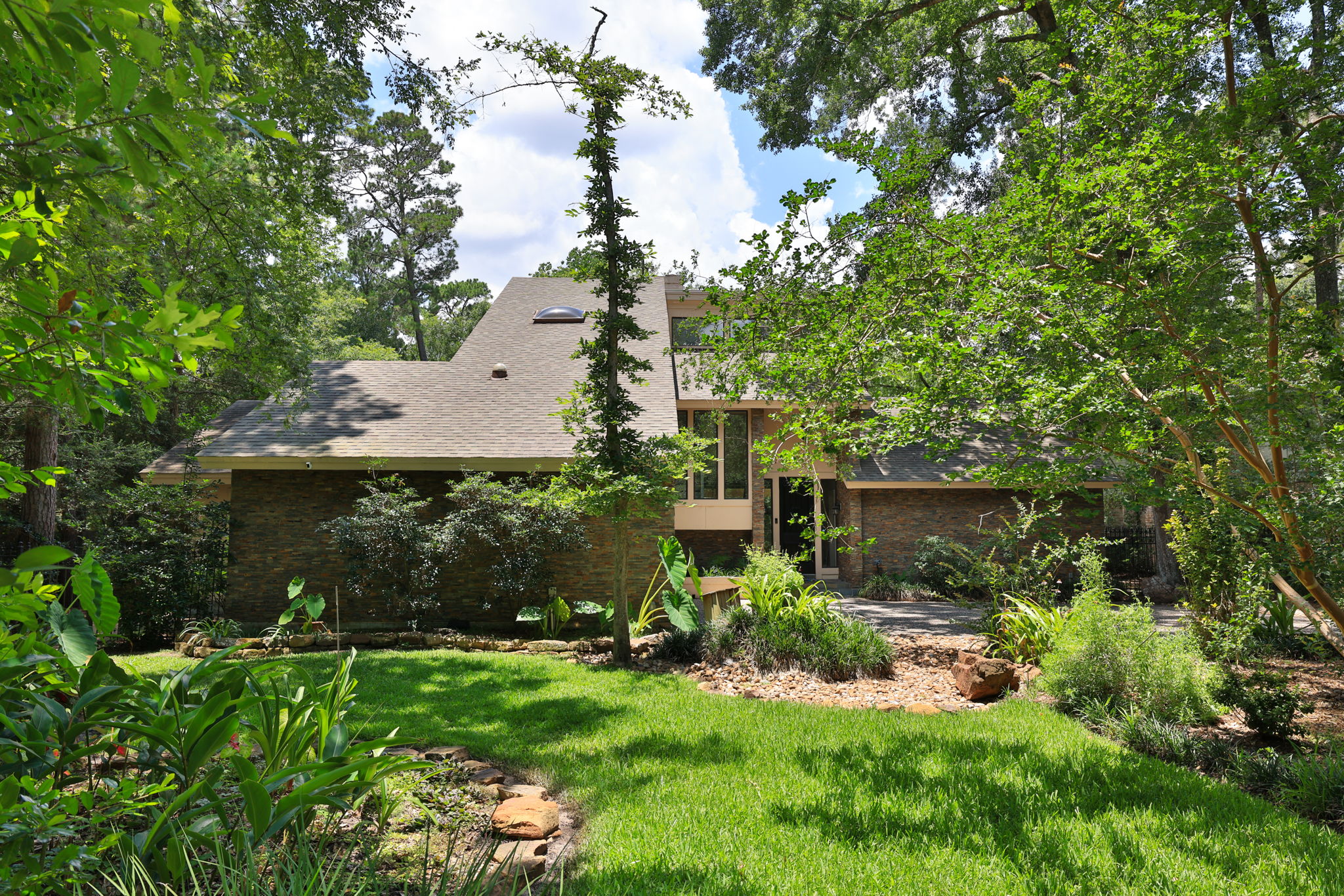 44 Indian Clover Drive Spring, TX 77381 - Photo 5 of 53 Gallery Image 5