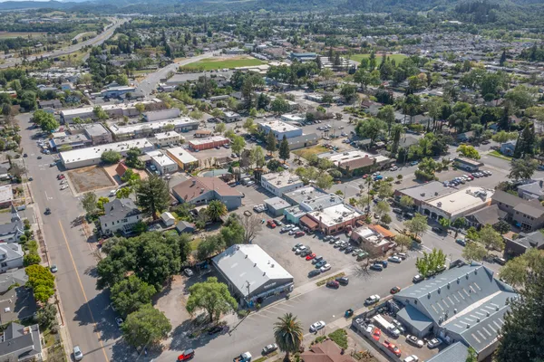 $1,500,000 | 115 East 2nd Street, Cloverdale, CA 95425
