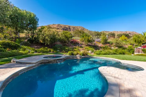 $1,699,000 | 3049 Shadow Hill Circle, Thousand Oaks, CA 91360