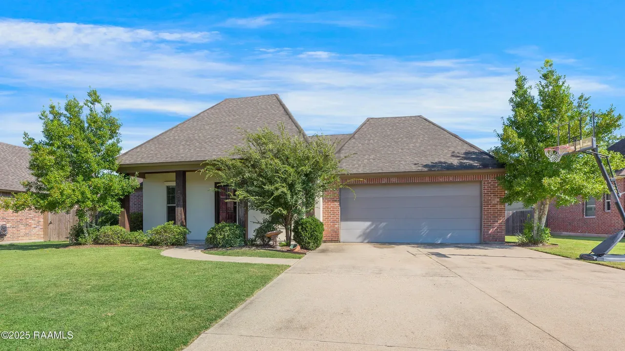 $279,000 | 3303 Chuggie Lane, New Iberia, LA 70563