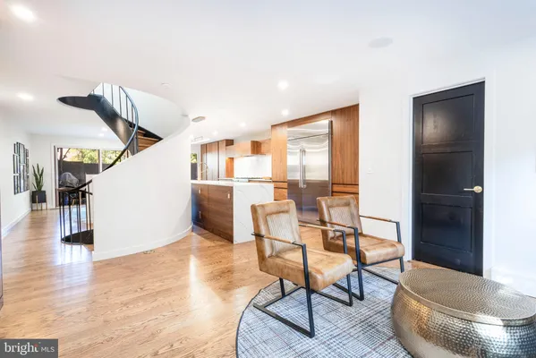 $1,795,000 | 283 Locust Street, Philadelphia, PA 19106