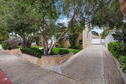 $1,150,000 | 80-82 South Seaward Avenue, Ventura, CA 93003