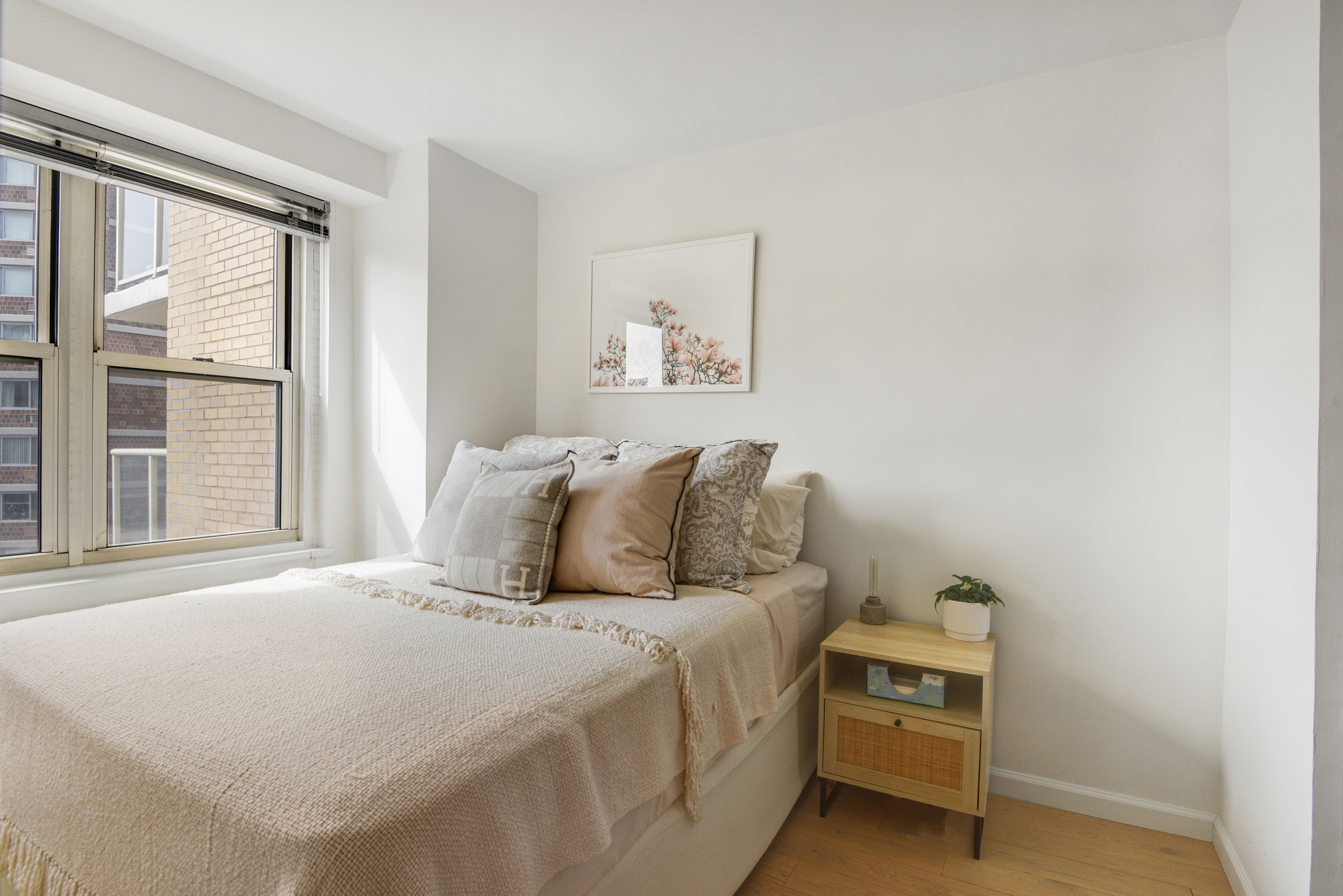 305 East 24th Street, Unit 11S Manhattan, NY 10010 - Photo 6 of 11