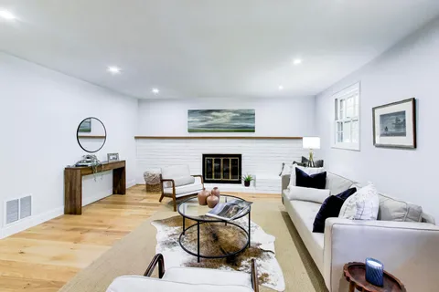 $1,095,000 | 11832 Enid Drive, Potomac, MD 20854