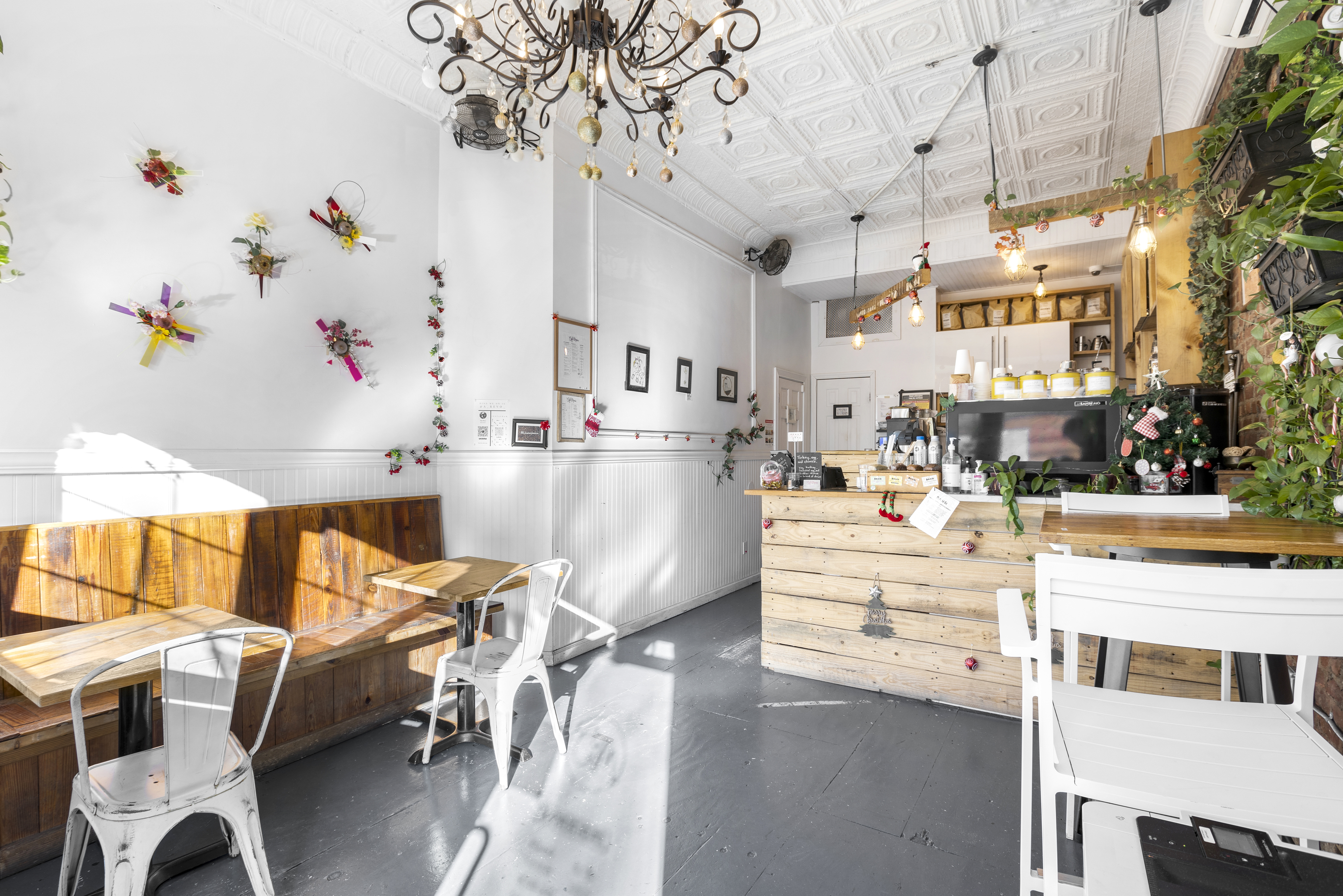 487 Seneca Avenue Queens, NY 11385 - Photo 3 of 19