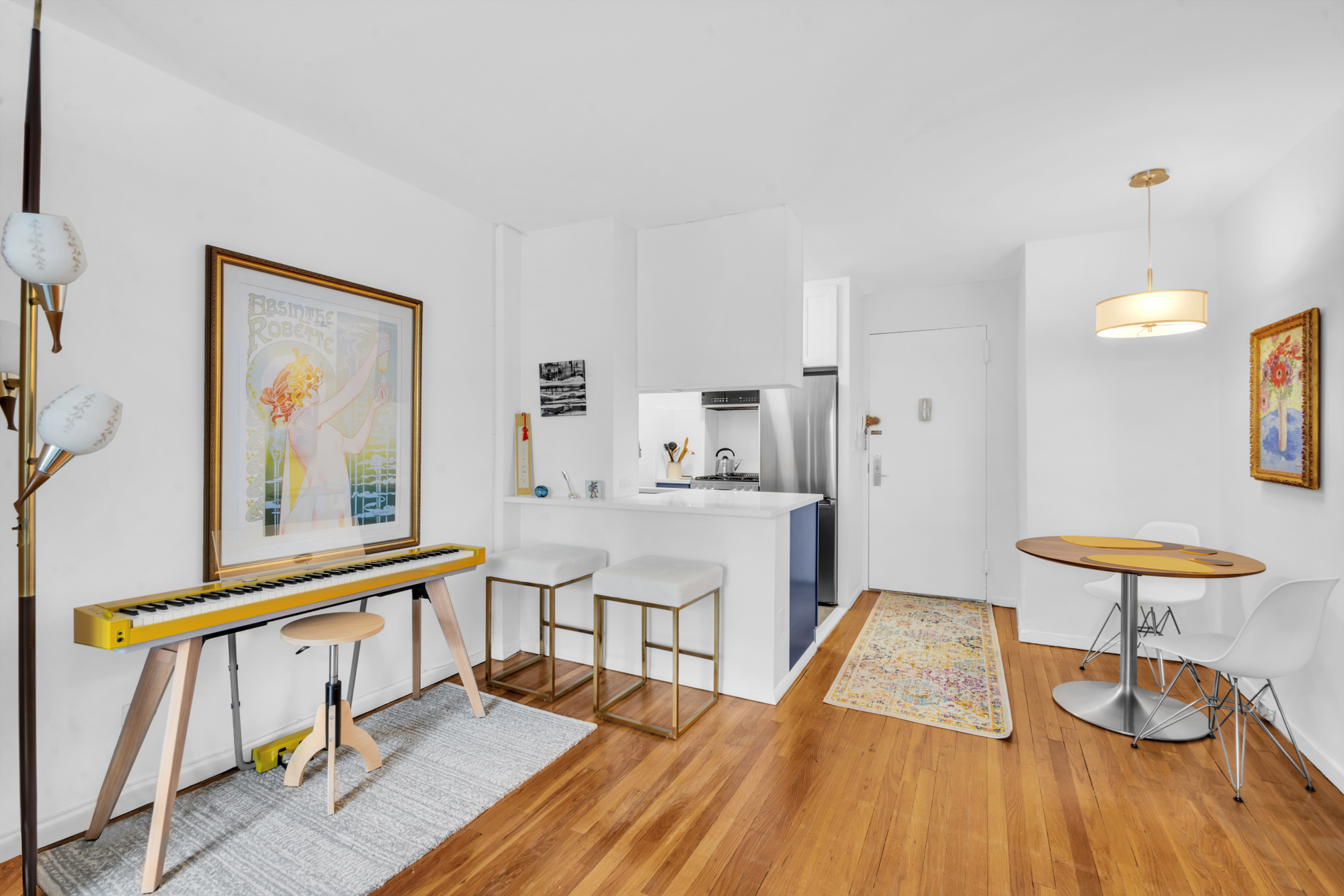 100 Overlook Terrace, Unit 85 Manhattan, NY 10040 - Photo 4 of 8 a living room with furniture and a table