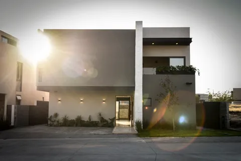 $670,000 | Avenida La Espiga Roqueño 1, Santiago de Querétaro, Mexico 76146