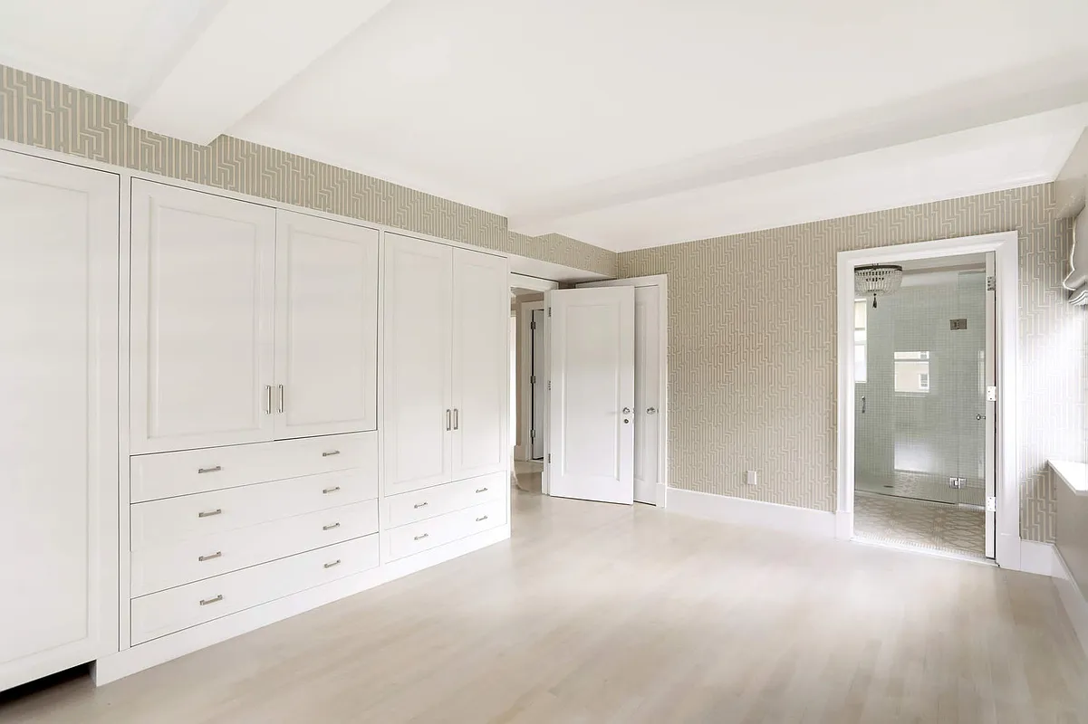 167 East 82nd Street, Unit 9B Manhattan, NY 10028 - Photo 7 of 15 a view of an empty room
