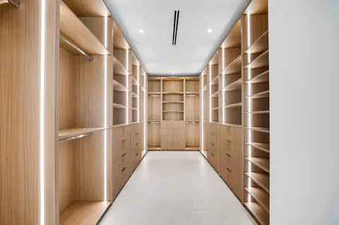 $2,850,000 | 300 Northeast 48th Street, Miami, FL 33137