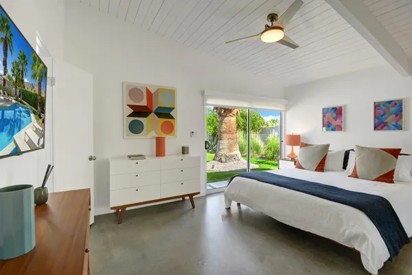 $1,075,000 | 406 East Desert Holly Circle, Palm Springs, CA 92262