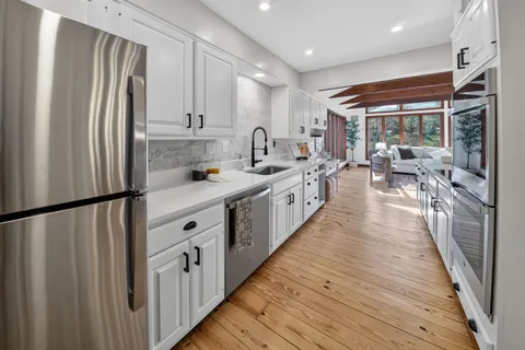 $1,350,000 | 6813 Winterberry Lane, Bethesda, MD 20817