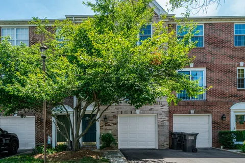 $899,000 | 10 West Glebe Road, Alexandria, VA 22305