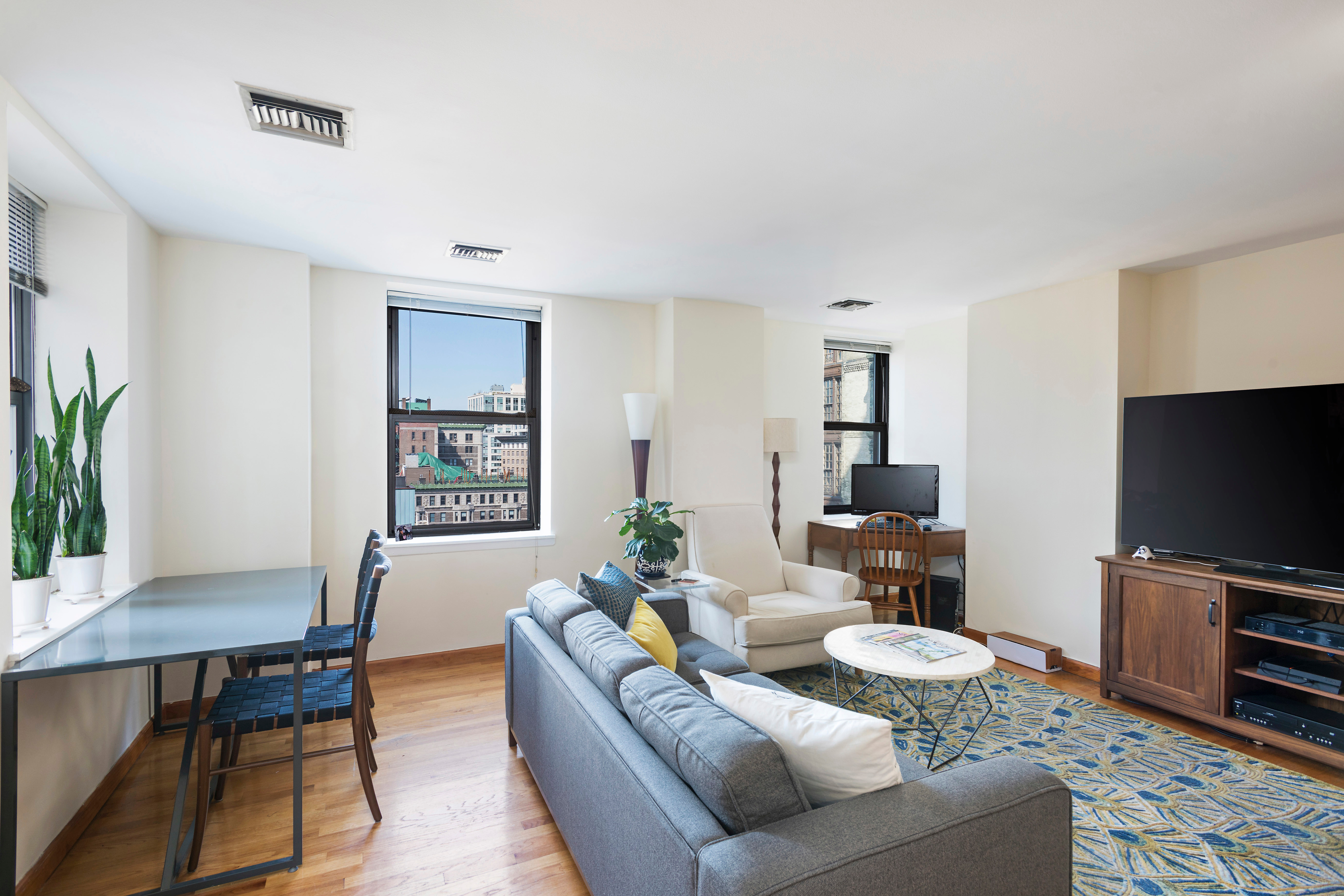 253 West 73rd Street, Unit 12H Manhattan, NY 10023 - Photo 2 of 8