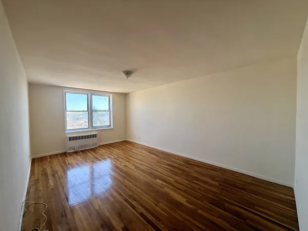 $1,550 | 9205 Ridge Boulevard, Unit 6K | Bay Ridge