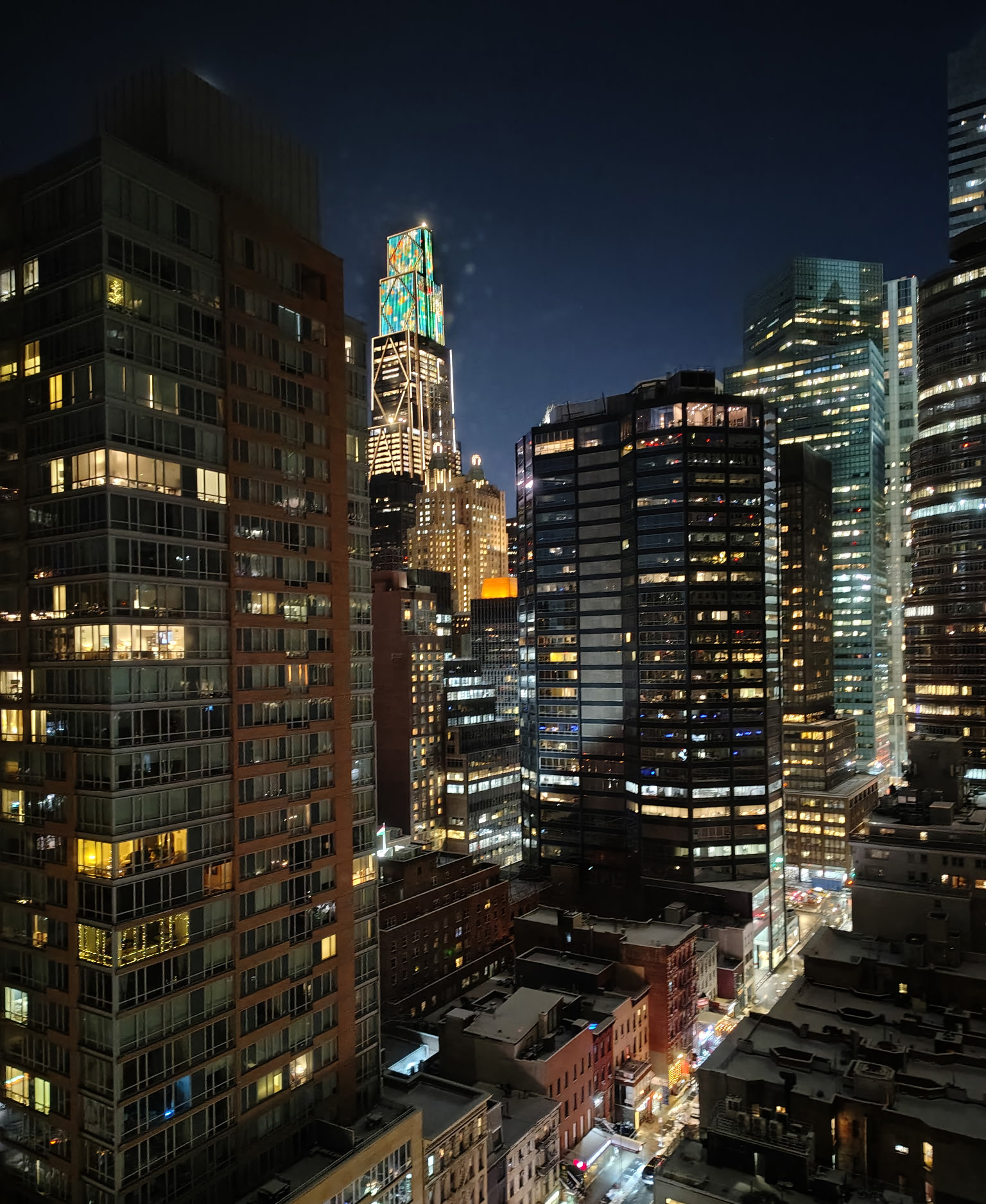 300 East 54th Street, Unit 23E Manhattan, NY 10022 - Photo 5 of 13 a picture of buildings