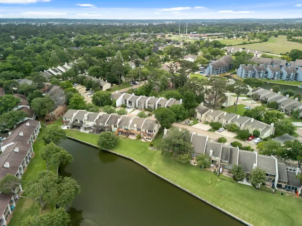 $449,000 | 3930 Knollcrest Drive, Montgomery, TX 77356