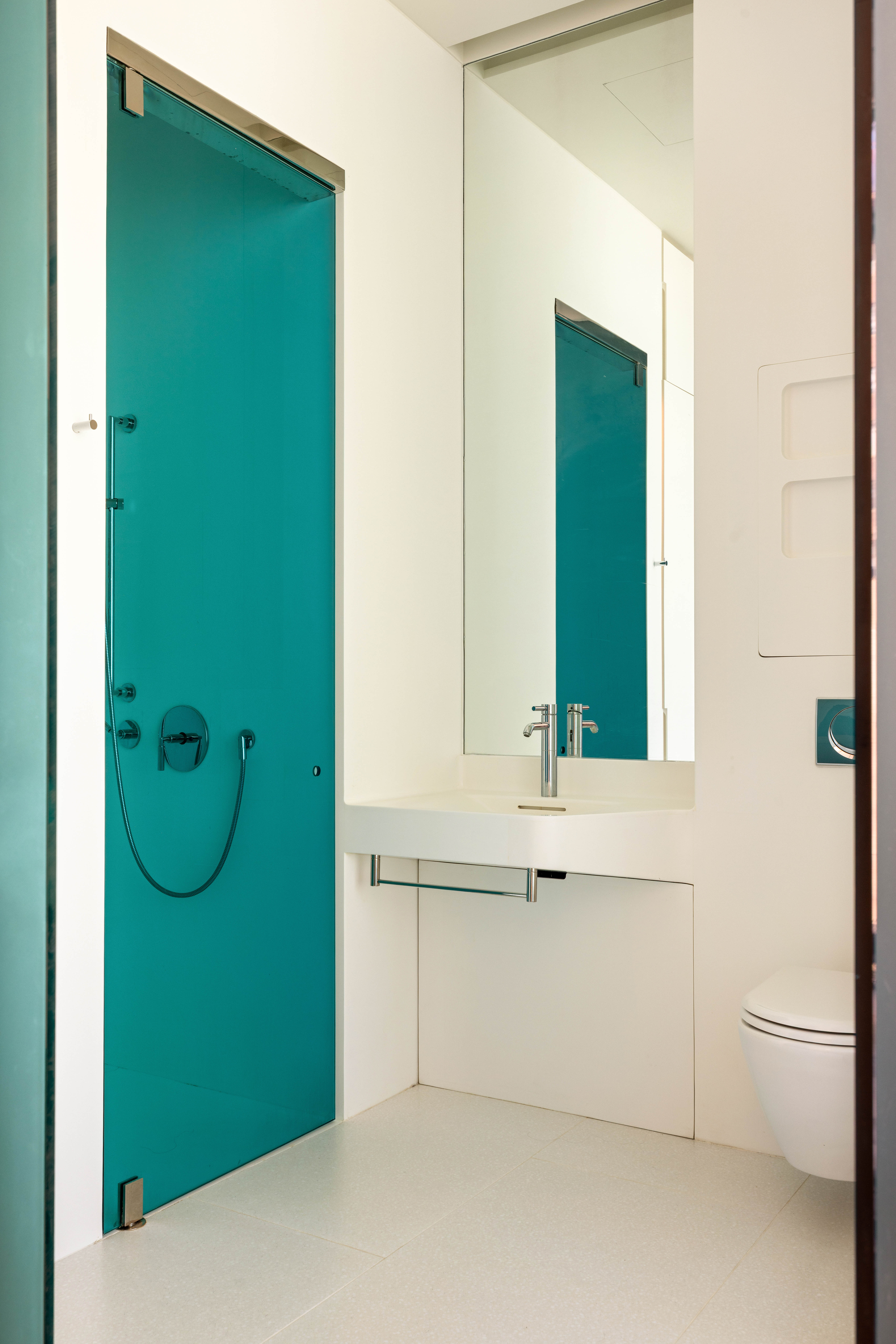 166 Perry Street, Unit 5A Manhattan, NY 10014 - Photo 24 of 25 a bathroom with a bathtub and a mirror