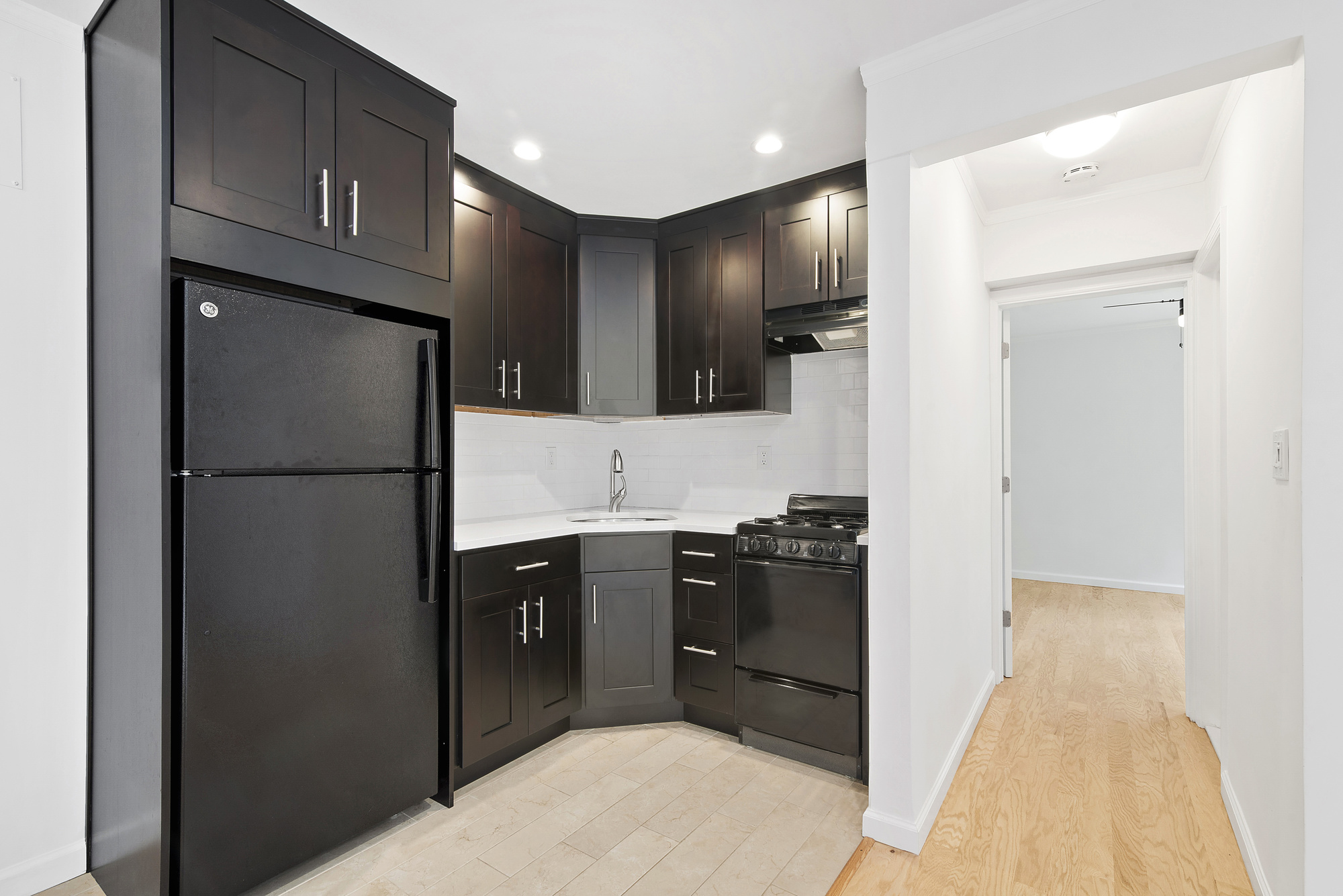 245 Bennett Avenue, Unit 3E Manhattan, NY 10040 - Photo 2 of 5