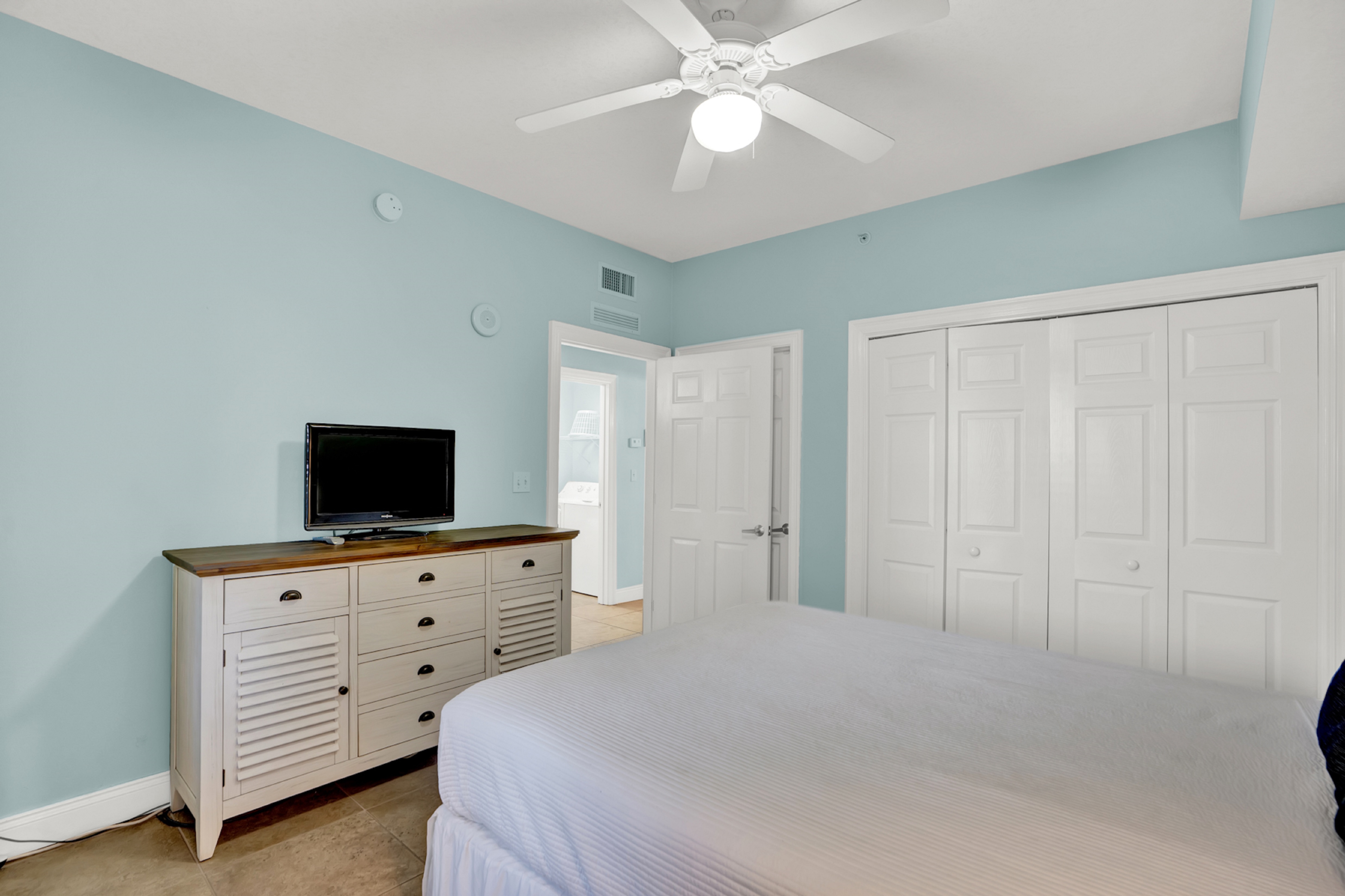 15817 Front Beach Road, Unit 1601 Panama City Beach, FL 32407 - Photo 16 of 26