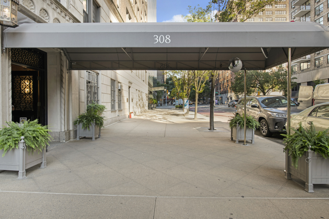 308 East 79th Street, Unit 13EF Manhattan, NY 10075 - Photo 12 of 16 a view of a porch with seating space