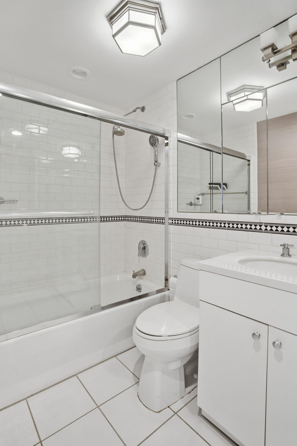 44 East 12th Street, Unit 8B Manhattan, NY 10003 - Photo 12 of 18 Gallery Image 12