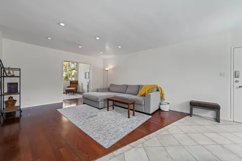 $710,000 | 1525 North Hayworth Avenue, Unit 205, Los Angeles, CA 90046
