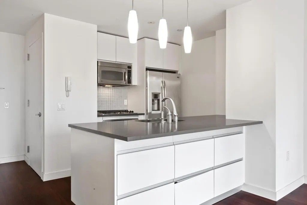 $795,000 | 306 Gold Street, Unit 11D | Downtown Brooklyn