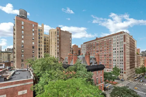 a view of a multi story building