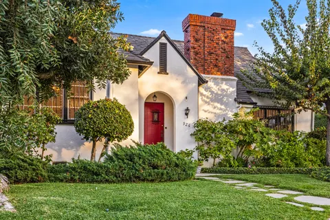 $1,849,000 | 926 Burnside Avenue, Los Angeles, CA 90036